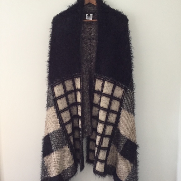 BCBGMaxAzria Cozy Sleeveless Shrug - Picture 4 of 16